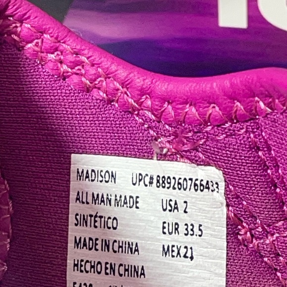 Eddie Bauer Girls Sandals. Size 2 - Picture 7 of 9